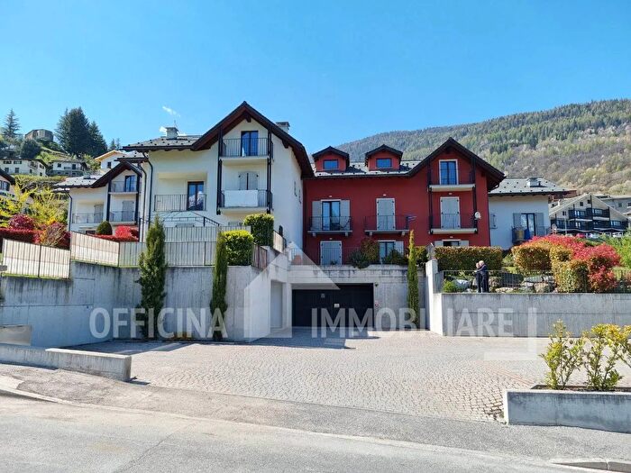 Appartamento trilocale in vendita in Via Roma, Teglio