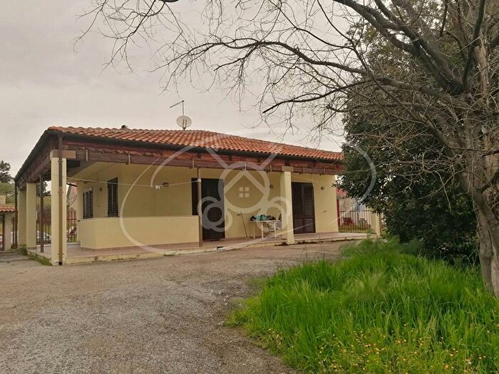 Casa trilocale in affitto in Contrada Mortellito, Ascoli Satriano