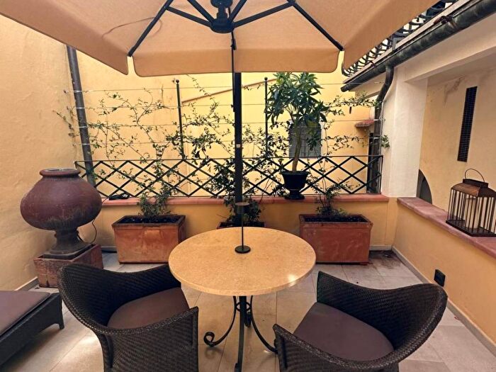 Appartamento monolocale in affitto in Via Maggio, Santo Spirito, Firenze