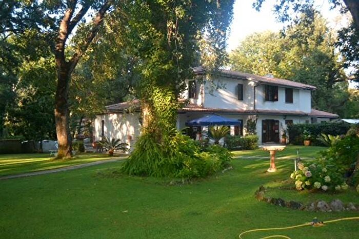 Casa con 6 locali in affitto in Selva Piana Baia Dargento, Sabaudia