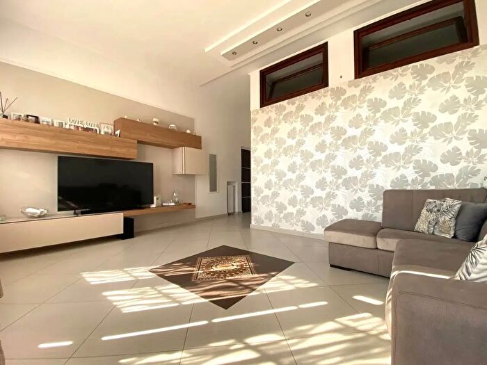 Casa quadrilocale in vendita in Via col di Lana, Lucera
