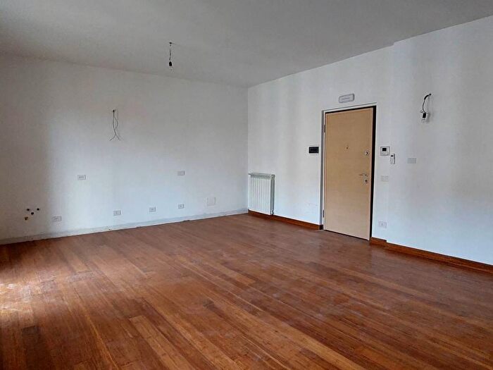 Appartamento bilocale in affitto in Viale Tancredi Galimberti, Centro, Valenza