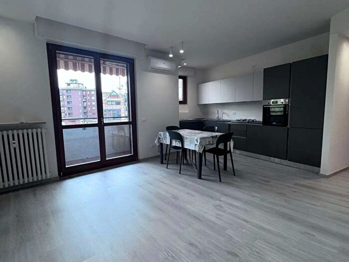 Appartamento bilocale in affitto in Via Como, Varese