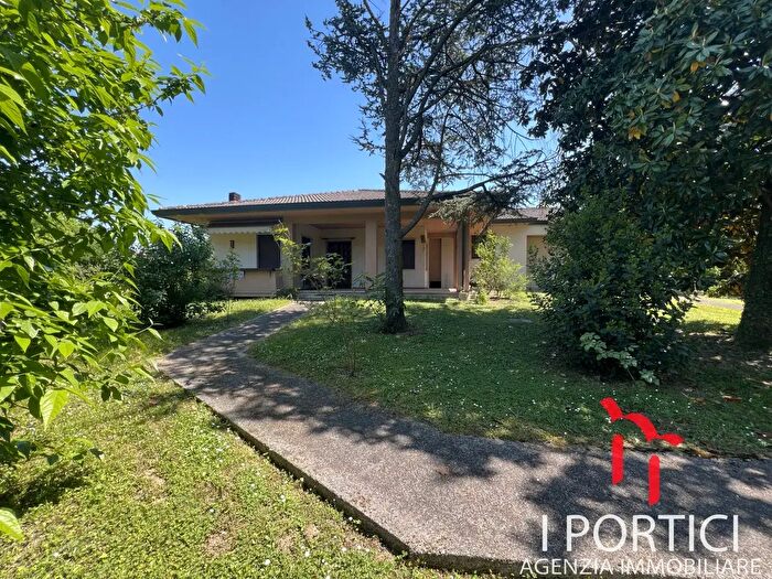 Casa con 9 locali in vendita in Via Liguria, Salzano