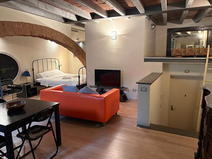 Appartamento monolocale in affitto in Via Schiavonia, Centro Storico, Bologna