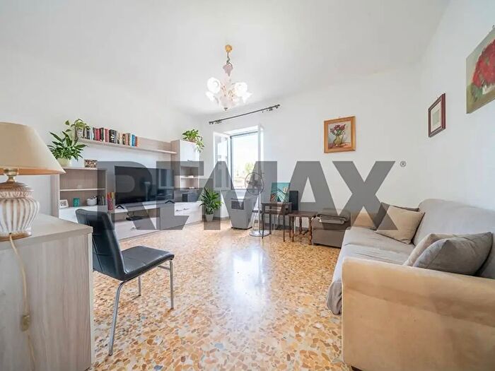 Appartamento bilocale in vendita in Via Bibbona, Roma