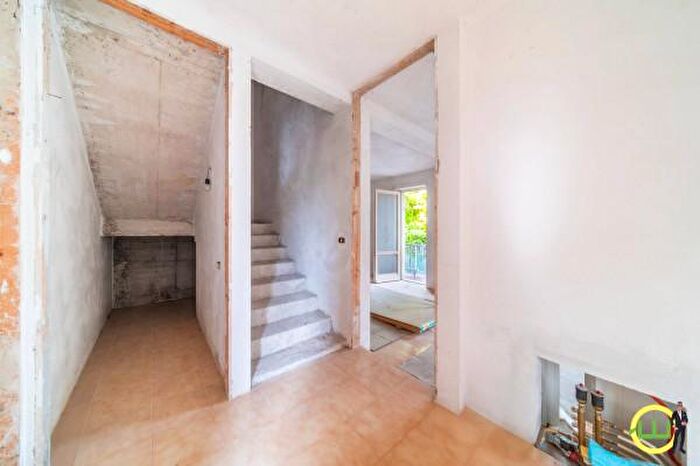 Casa con 6 locali in vendita in Borgo Val, Artegna