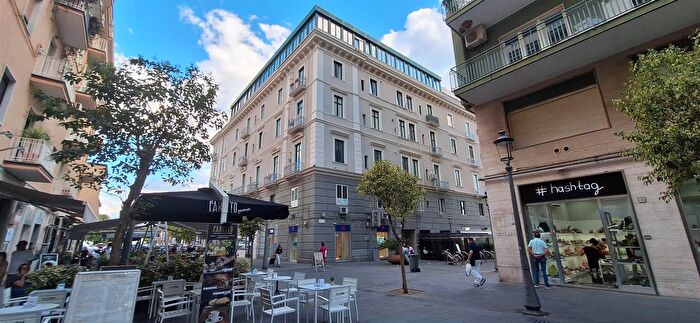 Appartamento trilocale in affitto in Via Giacinto Vicinanza, Salerno