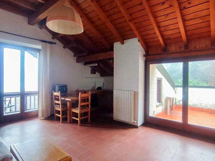 Appartamento bilocale in affitto in Via C Goldoni, Alta Valle Intelvi