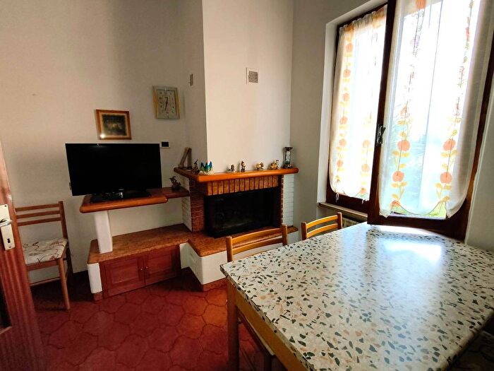 Appartamento quadrilocale in affitto in Via Giuseppe Verdi, Centro, Cerreto dEsi