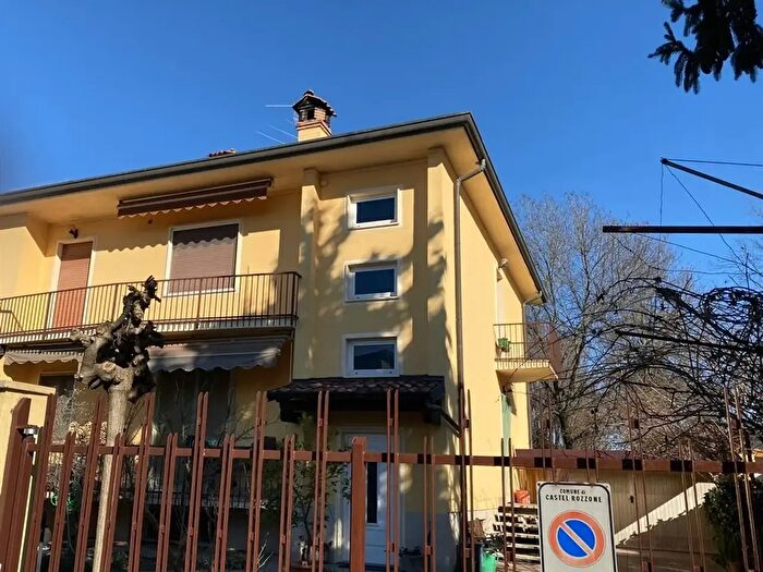 Case in Vendita e in Affitto - 3