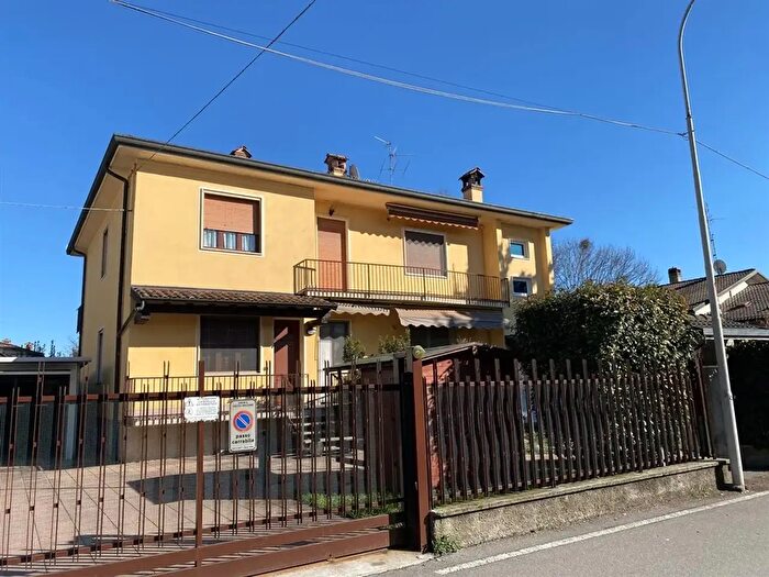 Appartamento trilocale in vendita in Castel Rozzone