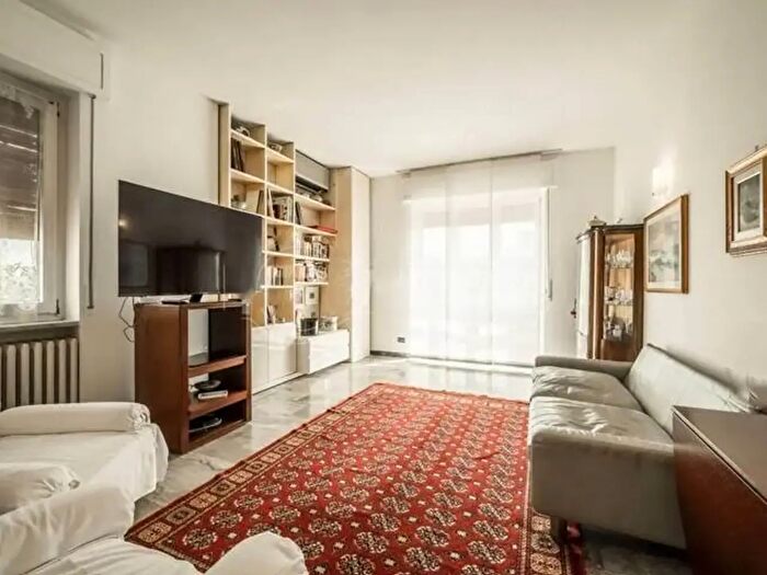 Appartamento quadrilocale in vendita in Via Chianciano, Milano