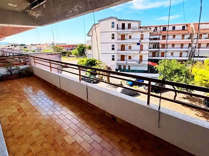 Appartamento trilocale in vendita in Via Pitagora, Scalea