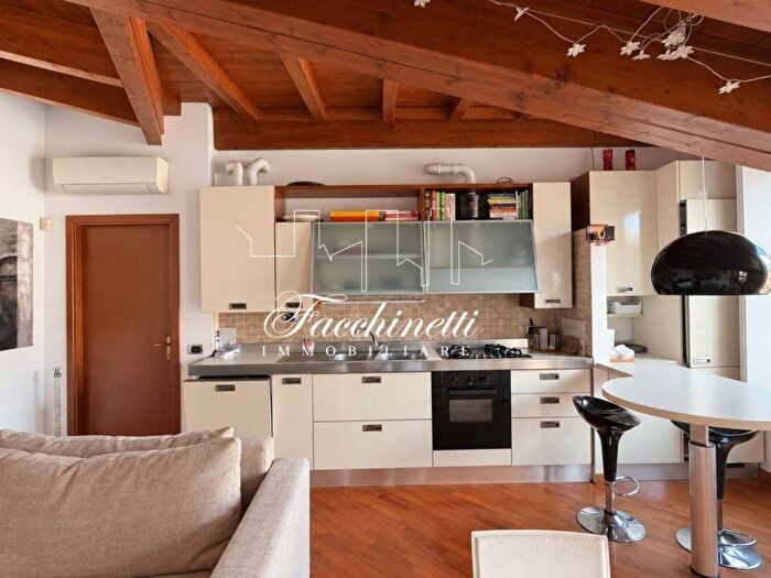 Appartamento trilocale in affitto in Via Guglielmo Ciardi, San Siro, Milano