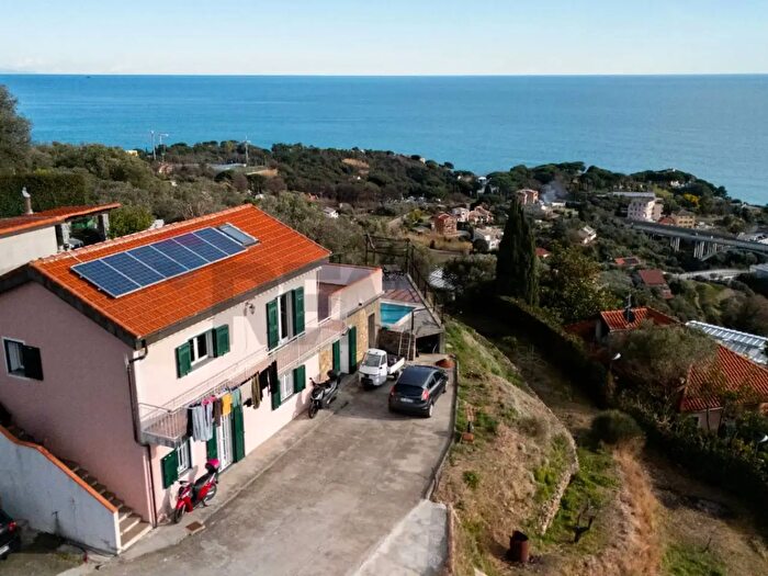 Casa con 5 locali in vendita in Via Postetta a, Celle Ligure