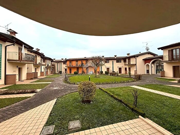 Case in Vendita e in Affitto - 3