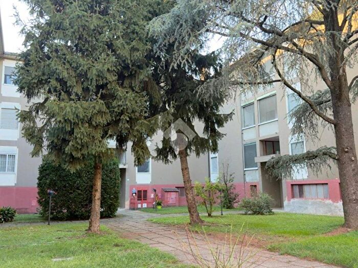 Appartamento con 5 locali in affitto in Via Giuseppe Moruzzi, Policlinico, Pavia