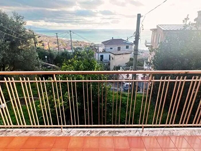 Appartamento quadrilocale in vendita in Via Ritiro, Cetraro