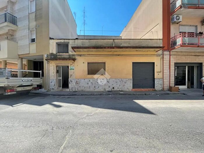 Casa trilocale in vendita in Via Platone, Grottaglie