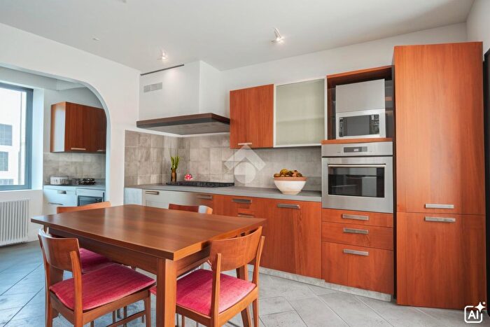 Casa con 14 locali in vendita in Borgo dei Fabbri, Dignano