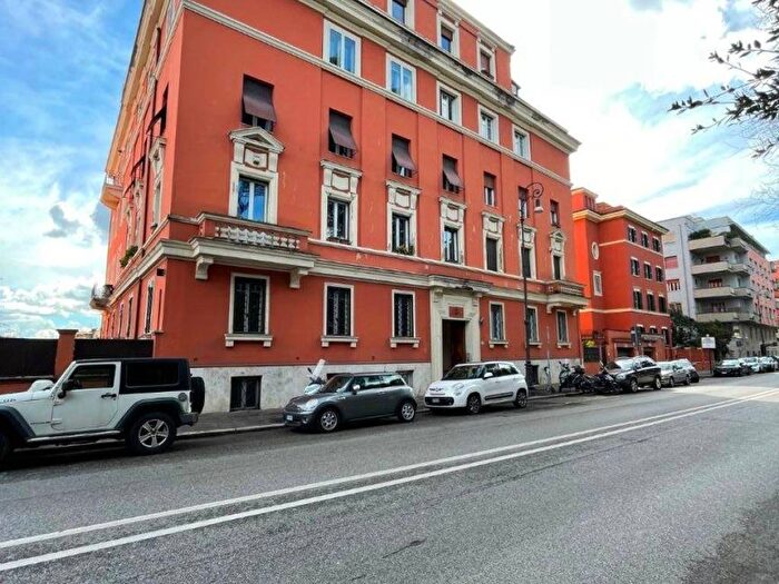 Appartamento quadrilocale in affitto in Via Salaria, Africano Villa Chigi, Roma