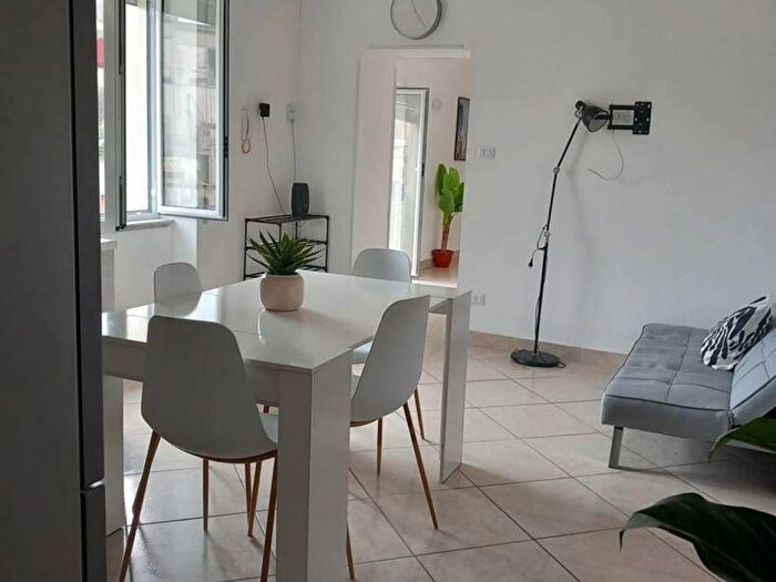 Appartamento trilocale in affitto in via santa maria antesecula, Sanità, Napoli