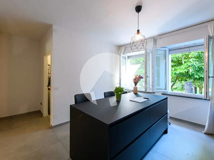 Casa con 8 locali in vendita in Via Martiri della Bettola, Reggio nell'Emilia