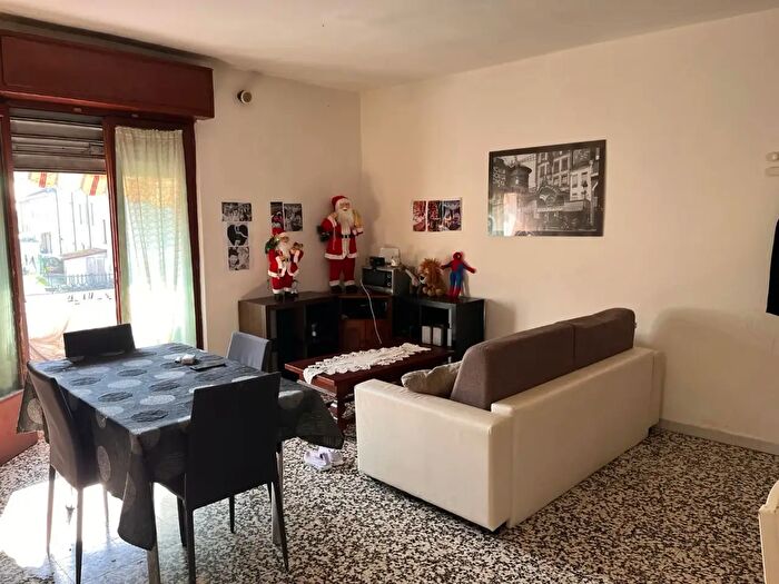 Appartamento trilocale in vendita in Via Adua, Caselle Landi