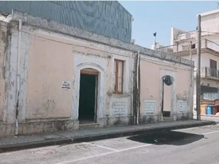 Casa quadrilocale in vendita in Floridia