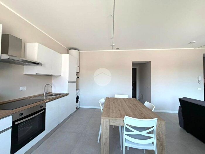 Appartamento trilocale in affitto in Via giove, Campagnola, Manerba del Garda