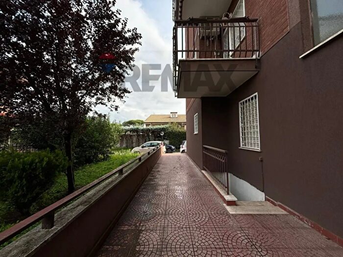 Appartamento bilocale in vendita in Via Anagnina, Roma