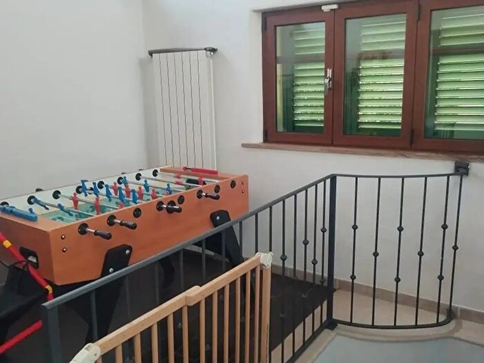 Casa con 6 locali in vendita in Massa