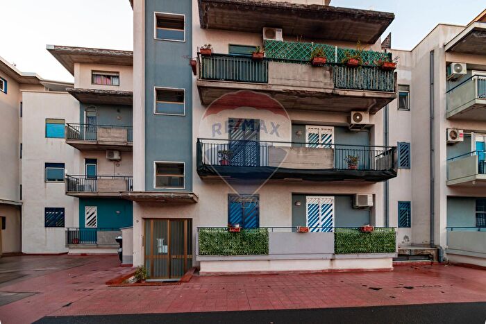 Appartamento con 5 locali in vendita in Via Immacolata, Catania