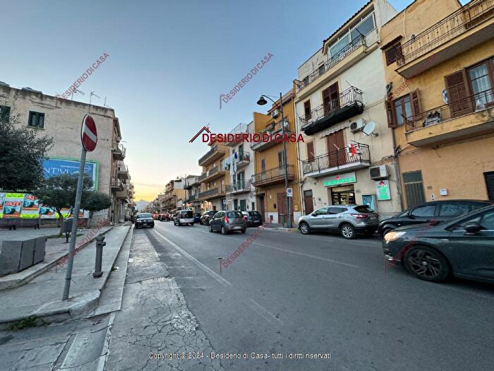 Appartamento con 6 locali in vendita in Corso Umberto I Ficarazzi Pa Italia, Ficarazzi