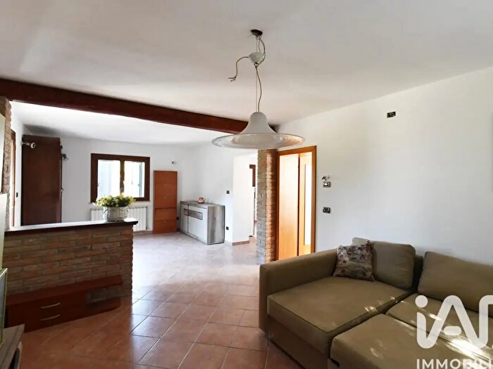 Casa quadrilocale in vendita in Via Codiferro Basso, Tresignana