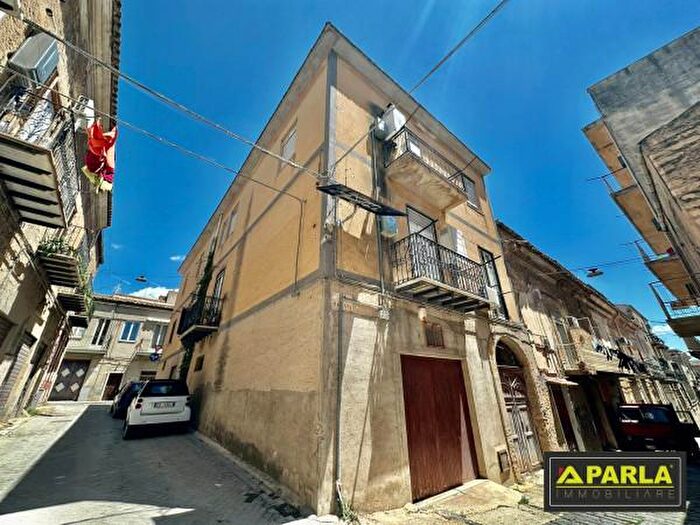 Appartamento trilocale in vendita in Via Magenta, Canicatti