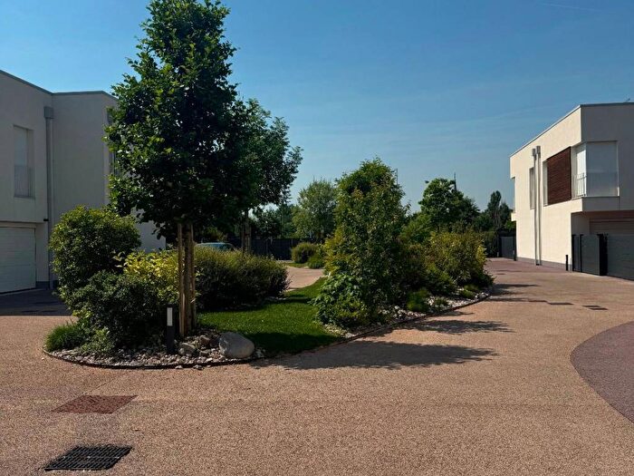 Casa con 6 locali in affitto in Lungadige Attiraglio, Pindemonte, Verona