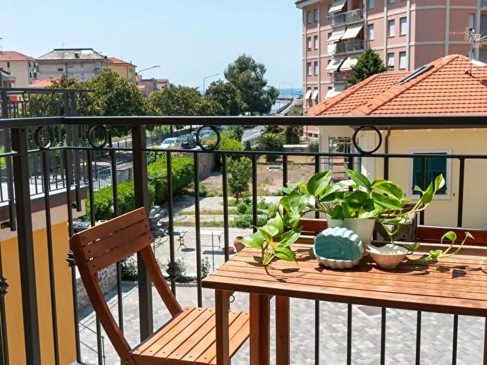 Appartamento monolocale in affitto in Via Petronio, Sestri Levante
