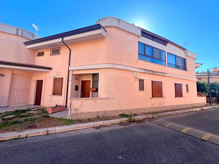 Appartamento trilocale in vendita in Via Capraia, Latina