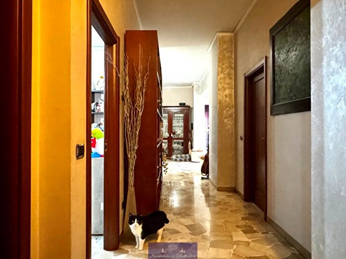 Appartamento con 5 locali in vendita in Via Francesco Baracca, Firenze