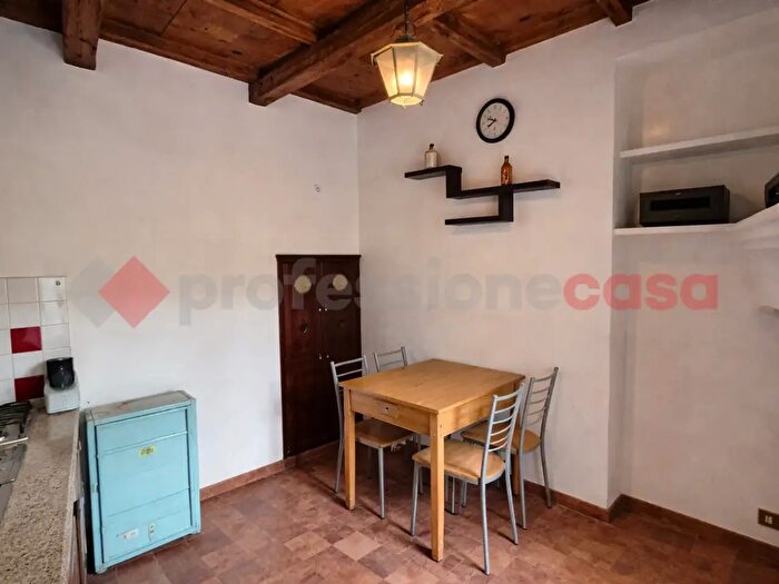 Casa trilocale in vendita in Via Roma, Collepardo