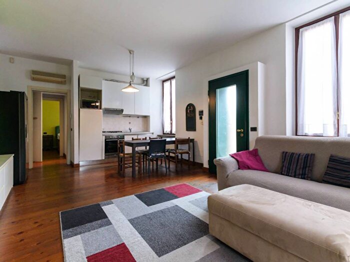 Appartamento bilocale in affitto in Via Novara, Figino, Milano
