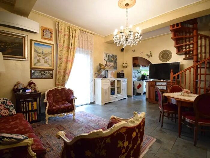 Appartamento con 5 locali in vendita in Via S Rocco, Monza