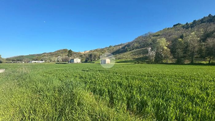 Casa quadrilocale in vendita in Contrada Fiorano, Ripatransone