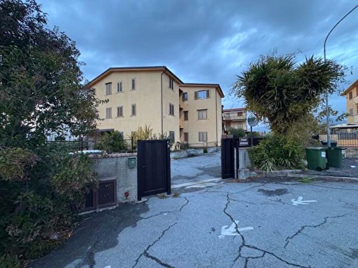 Appartamento trilocale in vendita in Via del Mare a, Santa Maria Del Cedro