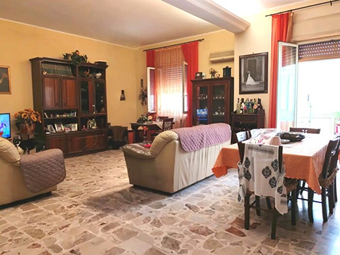 Appartamento con 5 locali in vendita in Ronco Secondo di Via Tisia, Siracusa