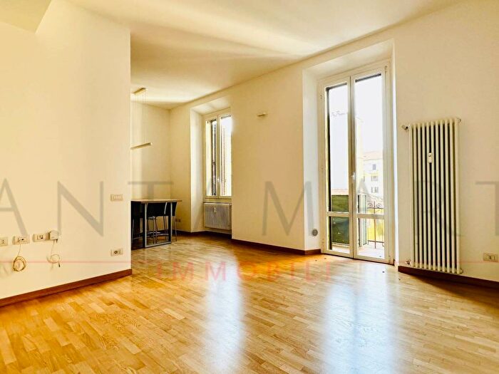 Appartamento trilocale in affitto in Viale Piceno, Indipendenza, Milano