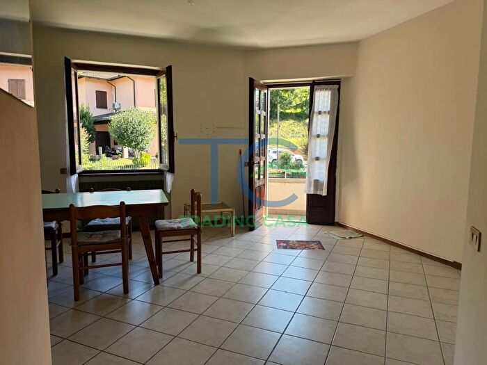 Appartamento trilocale in vendita in Via Genova, Corte Brugnatella