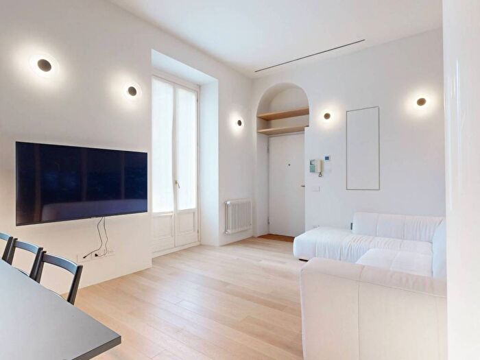 Appartamento trilocale in affitto in Via Antonio Kramer, Piave Tricolore, Milano
